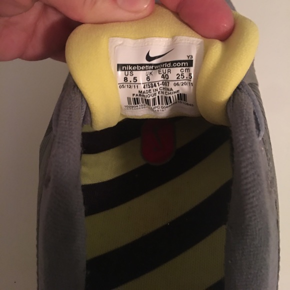 Nike shoes yellow and gray - Picture 4 of 5